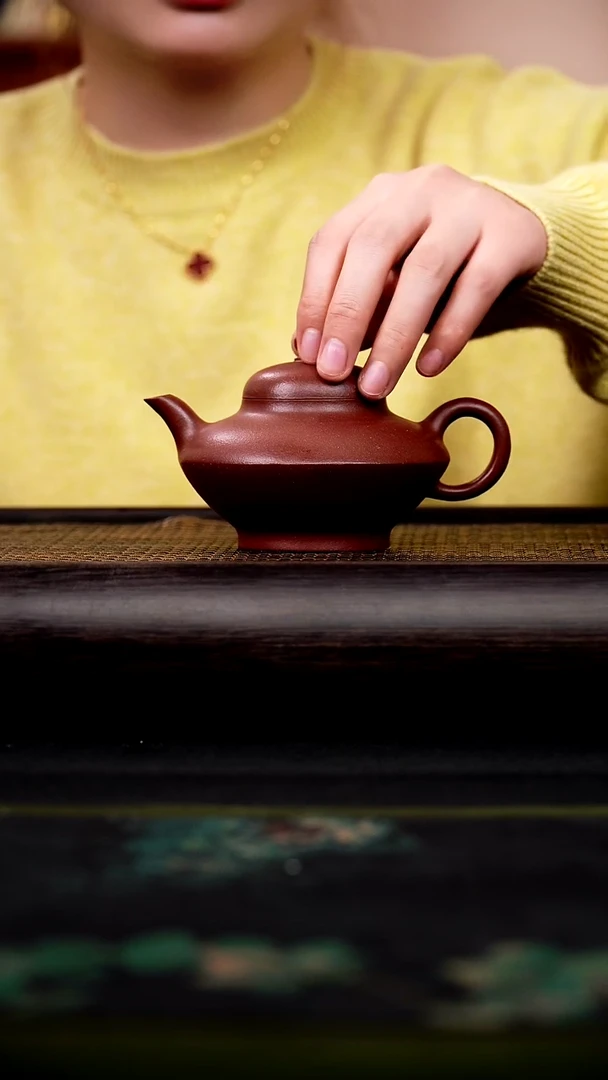 茶壶紫砂玫红底槽青 合欢 200cc