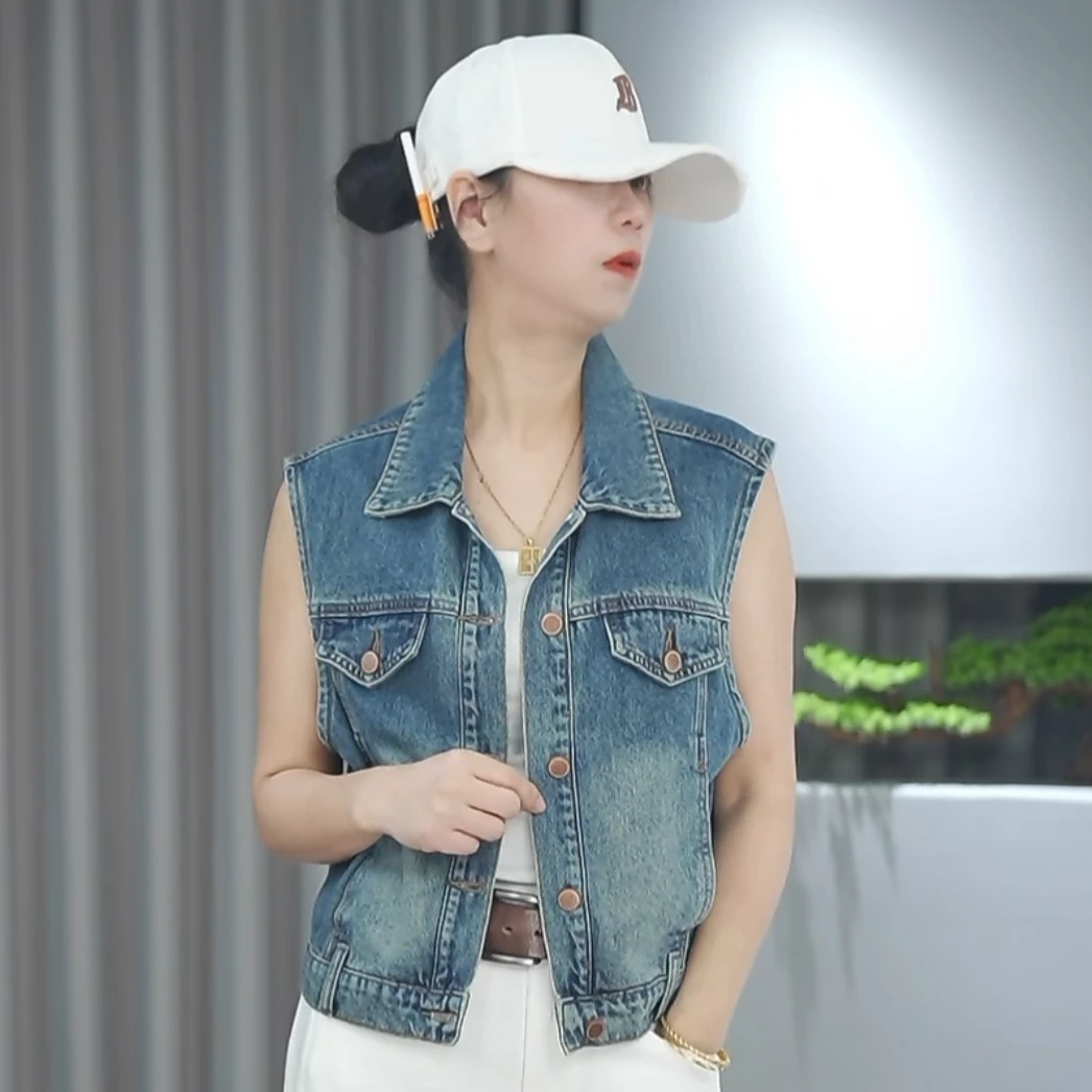 Huangxiaoqi Cowboy个性港风复古牛仔马甲女休闲翻领口袋短款8828