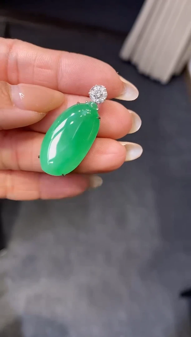 吊坠(不含链)18K金镶嵌翡翠福瓜