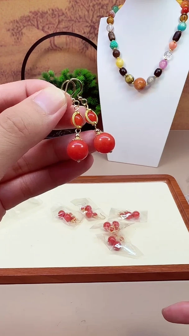 14K金镶嵌南红玛瑙耳饰E184