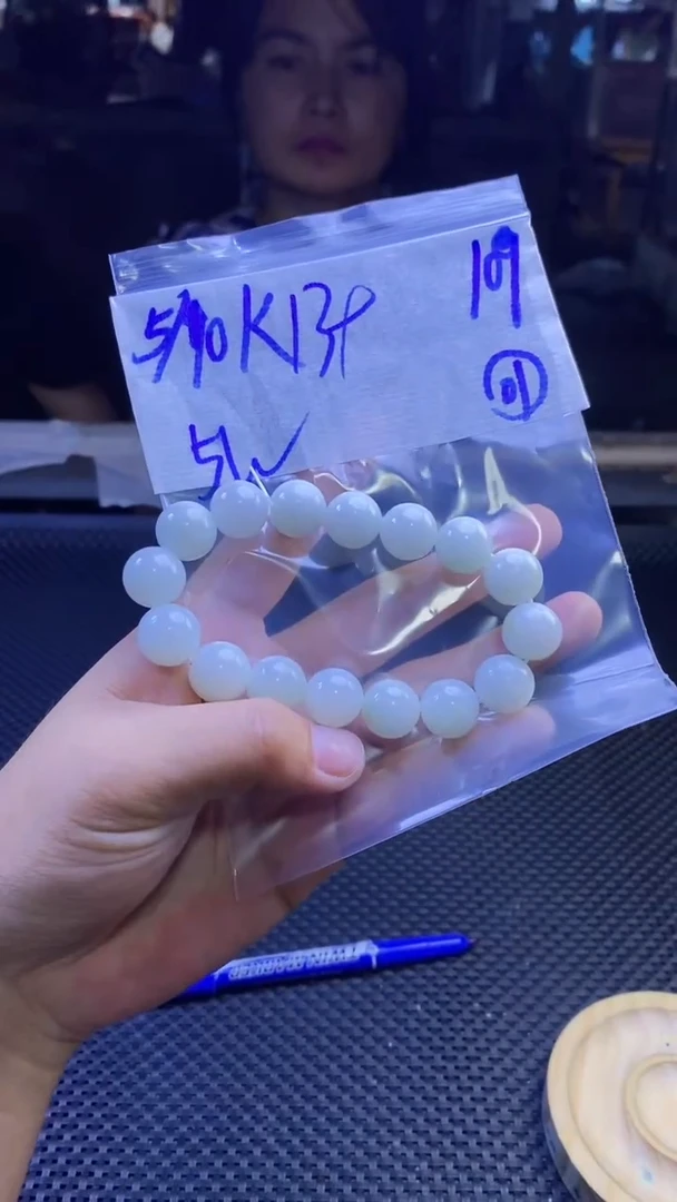 定制翡翠未镶嵌天然缅甸A货翡翠，多样性发货只发其一