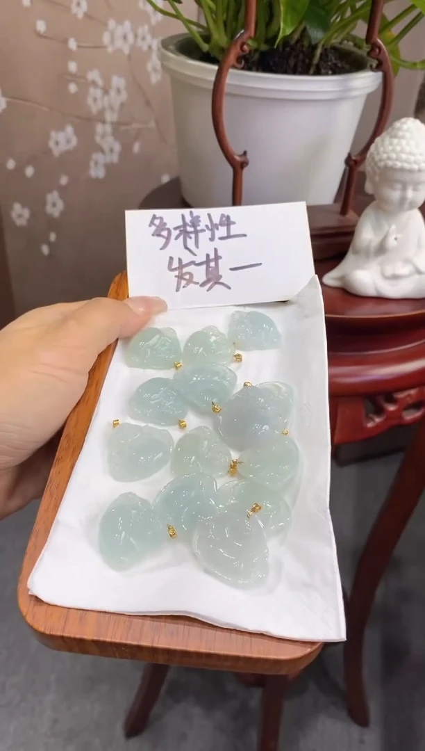 翡翠18K金镶嵌颈饰多样性仅发其一7131