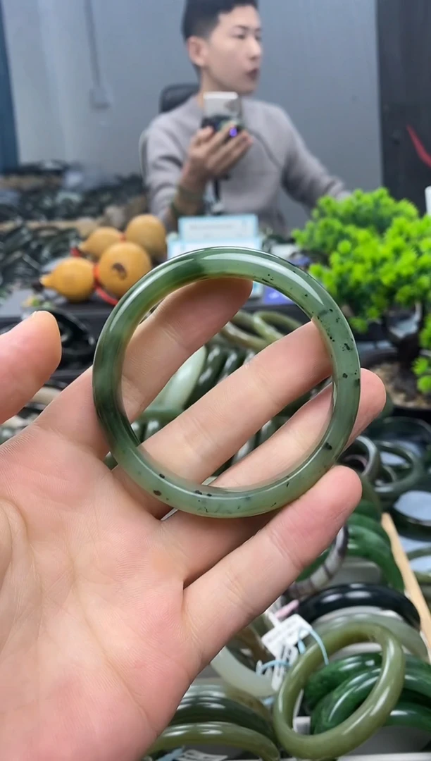 未镶嵌手镯和田玉55