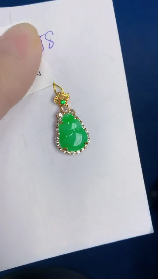 翡翠未镶嵌颈饰000000000