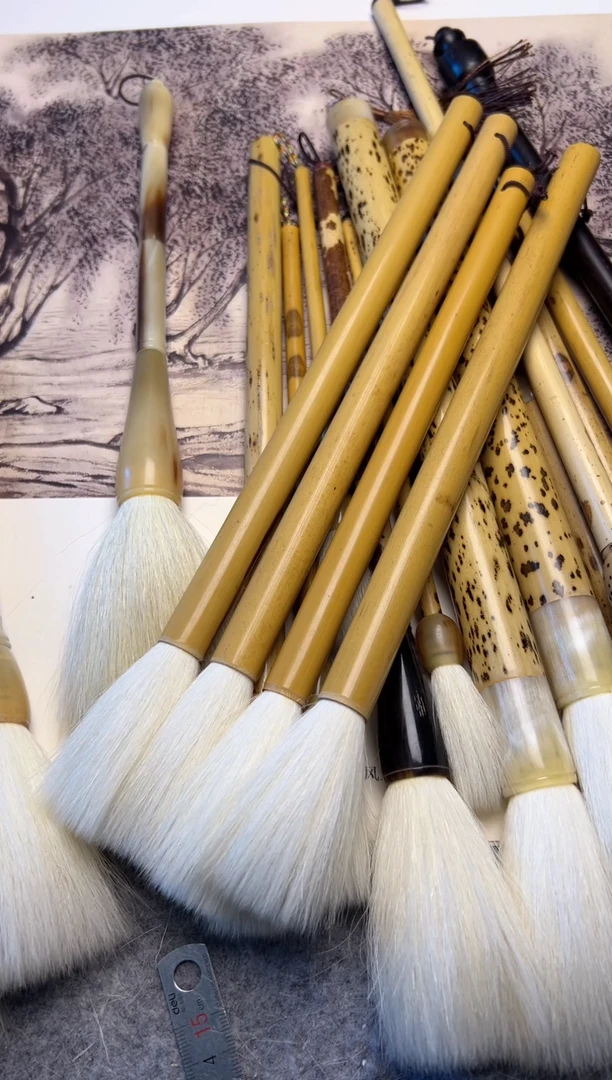 黄竹羊毫1支 出锋6 口径1.4 请清水试笔