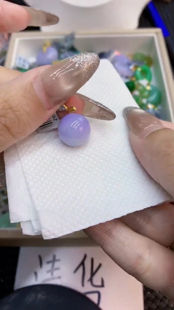 颈饰18K金镶嵌翡翠1