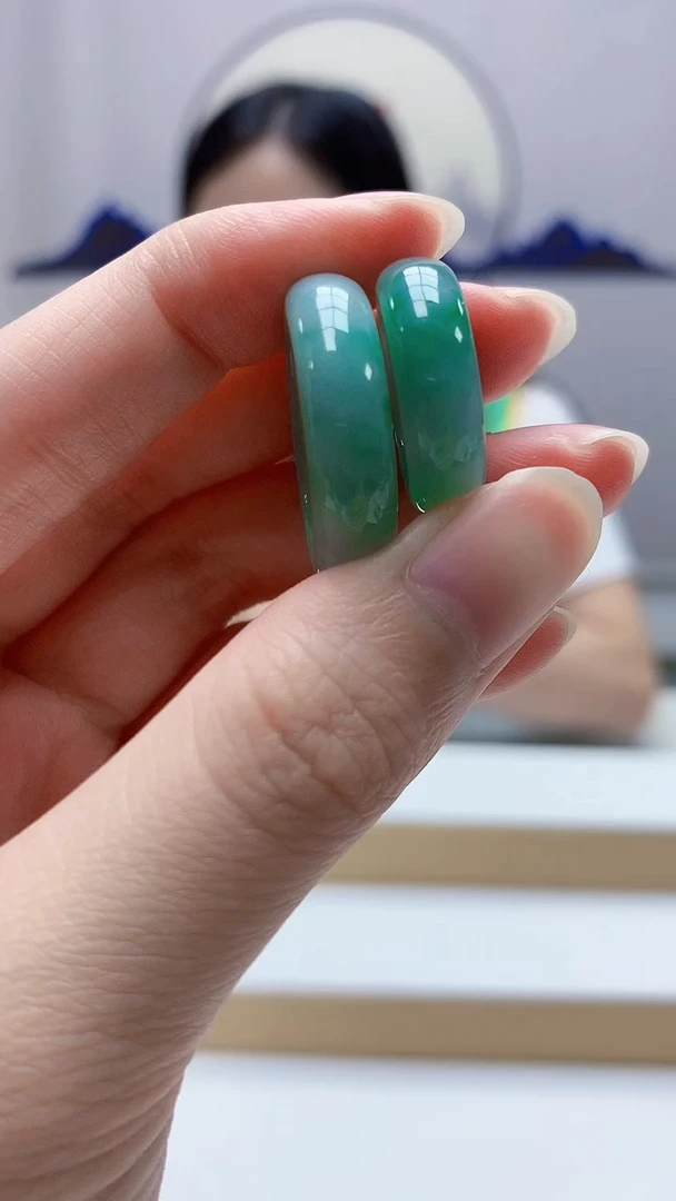 未镶嵌定制翡翠4852zm-毛货一对挂件51
