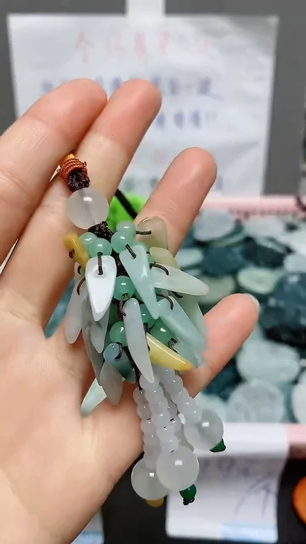 【闪购商品】翡翠颈饰未镶嵌天然翡翠A货