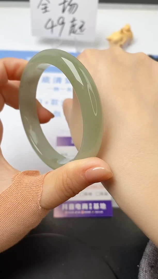 【闪购商品】石英质玉手镯未镶嵌s25-DC