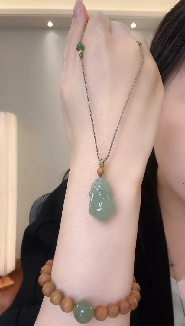 【闪购商品】和田玉吊坠(赠链)未镶嵌高冰晴水厚装大貔貅