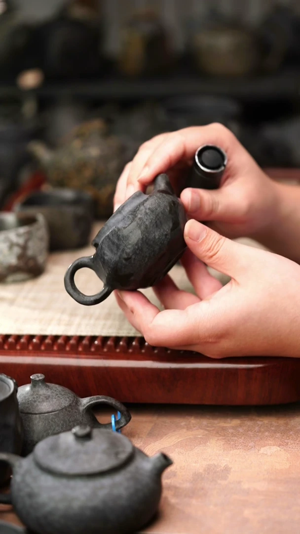 远*归玉堂冰碛岩重工雕刻纹石壶150cc