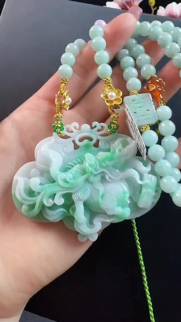 颈饰未镶嵌翡翠麒麟