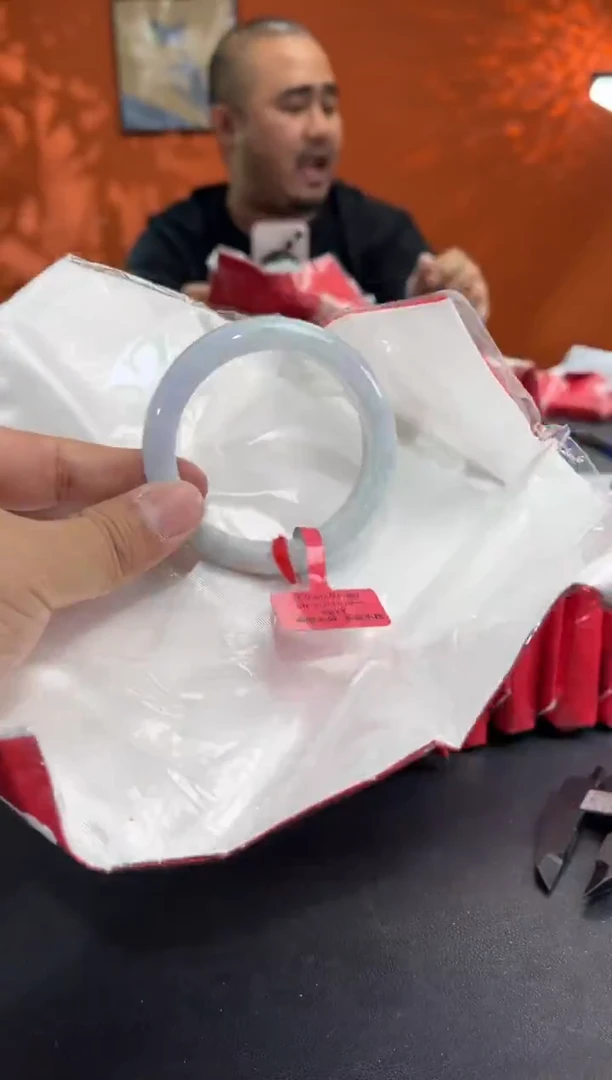 未镶嵌手镯翡翠3        圈口55