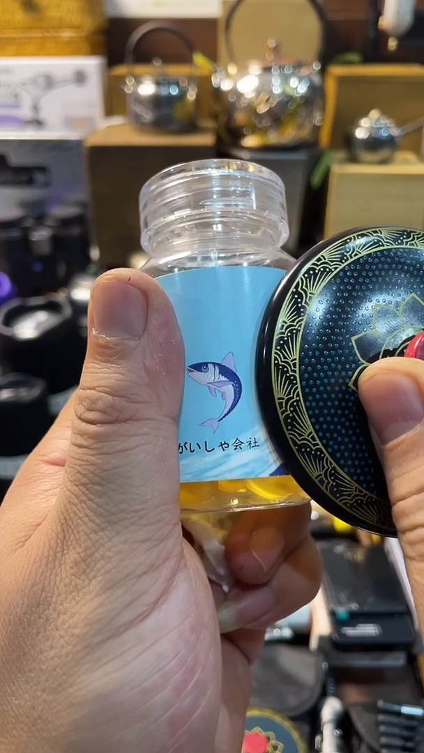 瓷片闪购商品 如图所示