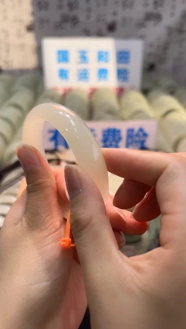 未镶嵌手镯和田玉63宽