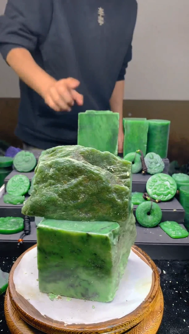 未镶嵌和田玉珠宝半成品1