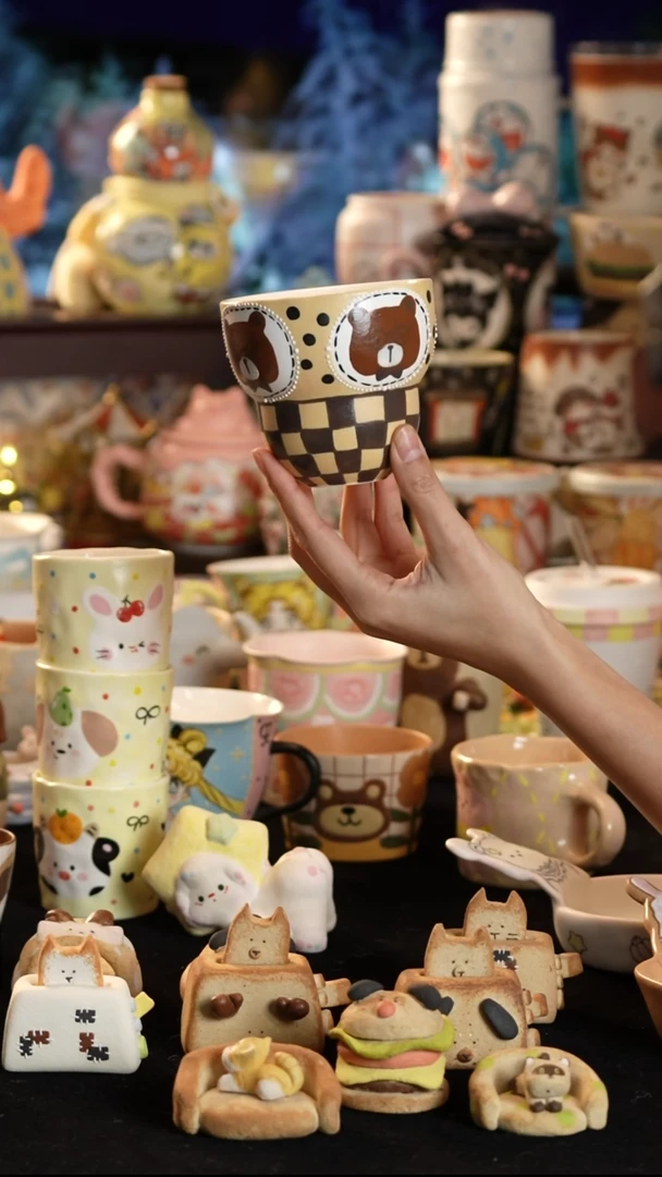 摆件陶景德镇釉下彩手绘设计师款陶瓷