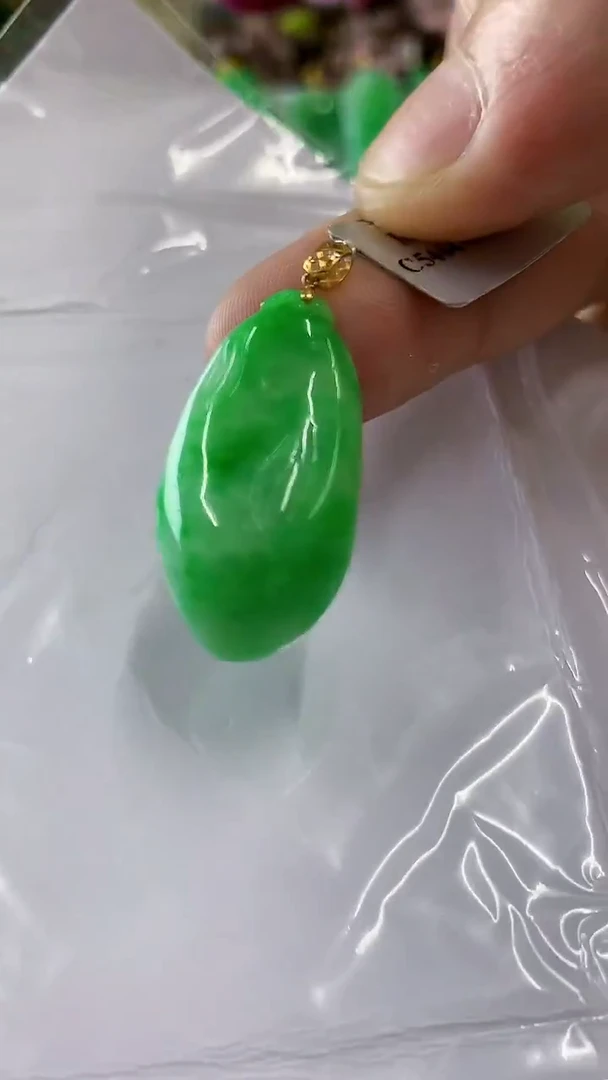 翡翠未镶嵌吊坠(不含链)挂件