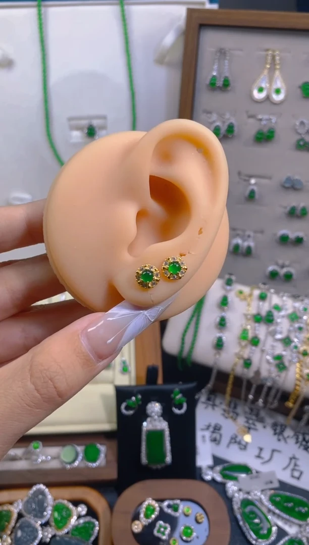 银S925镶嵌翡翠耳饰太阳花耳包