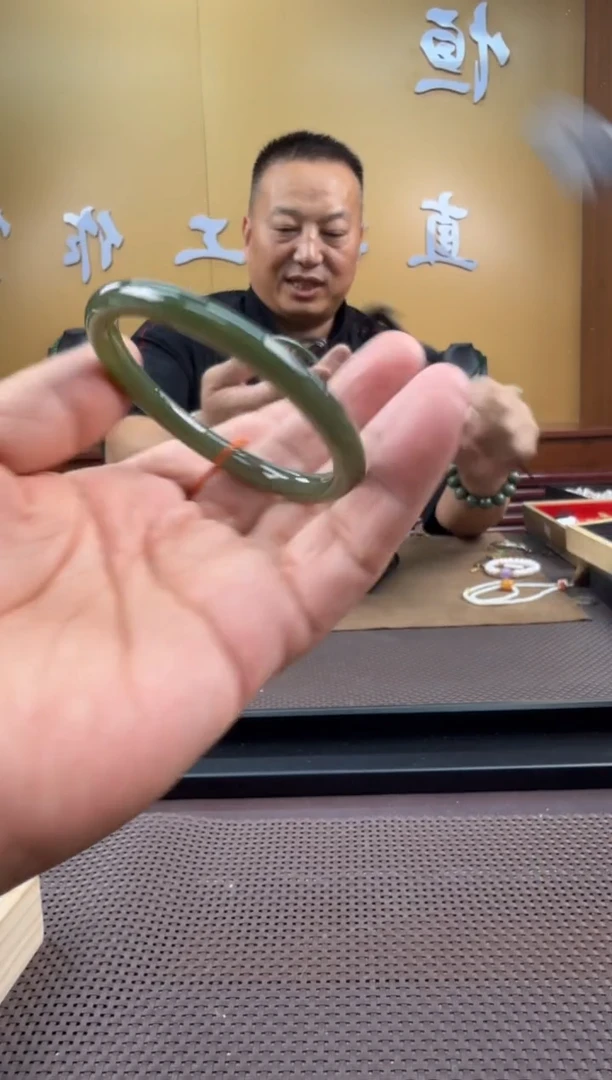 颈饰未镶嵌和田玉手镯59