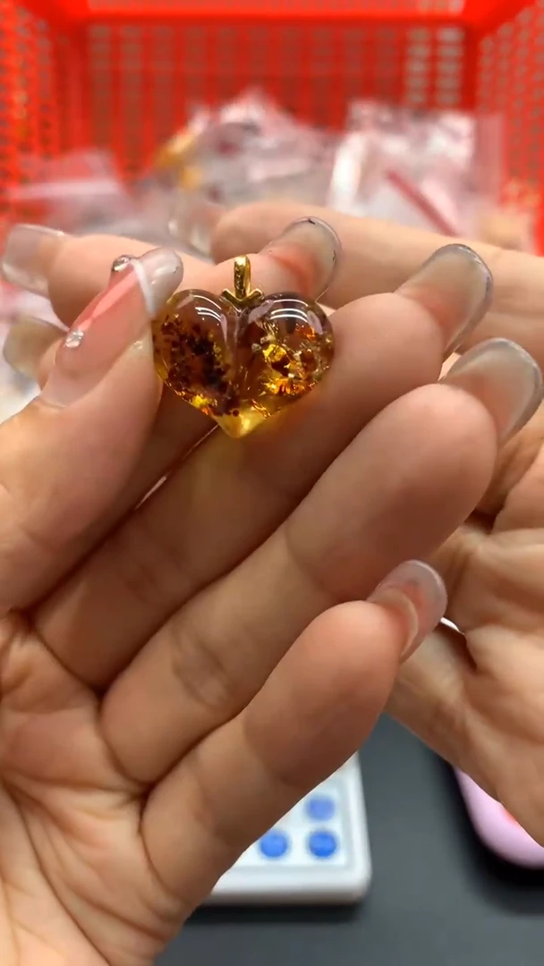 未镶嵌琥珀珠宝奇石541