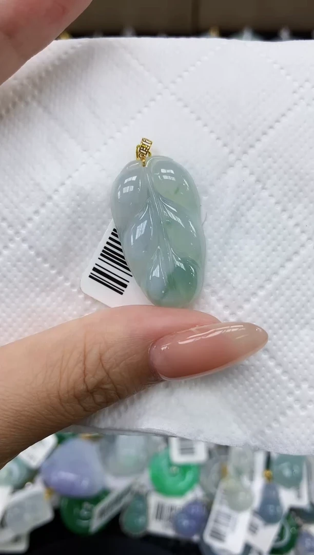 颈饰18K金镶嵌翡翠11111111111