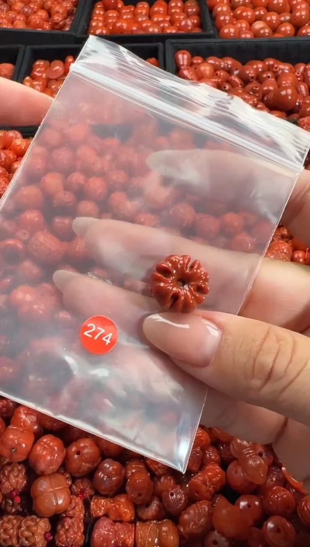 颈饰未镶嵌南红玛瑙1