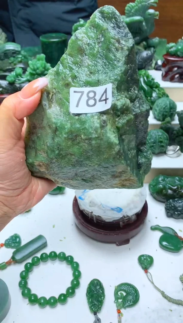 未镶嵌和田玉摆件1