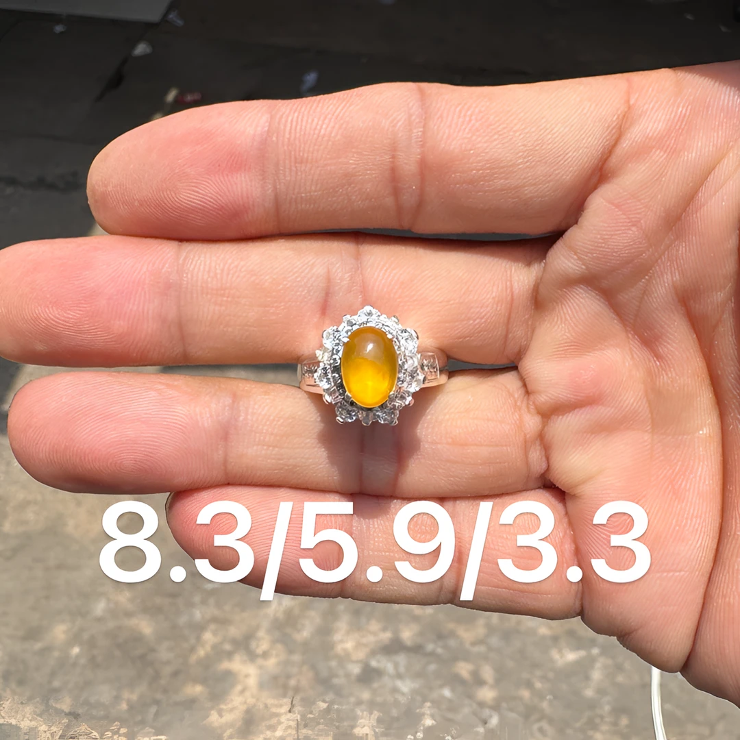 0522(小哪吒在源头)玻璃种翡翠炸光柠檬黄戒面干净荧光足M40