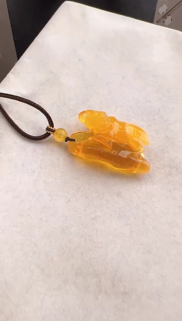 【闪购商品】琥珀裸石未镶嵌10218136-吊坠