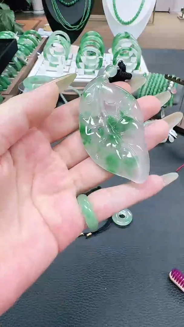 未镶嵌1石英质玉（非洲翠）/9560