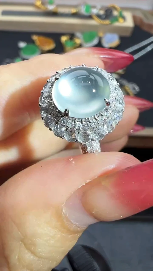 18K金镶嵌戒指翡翠勿拍