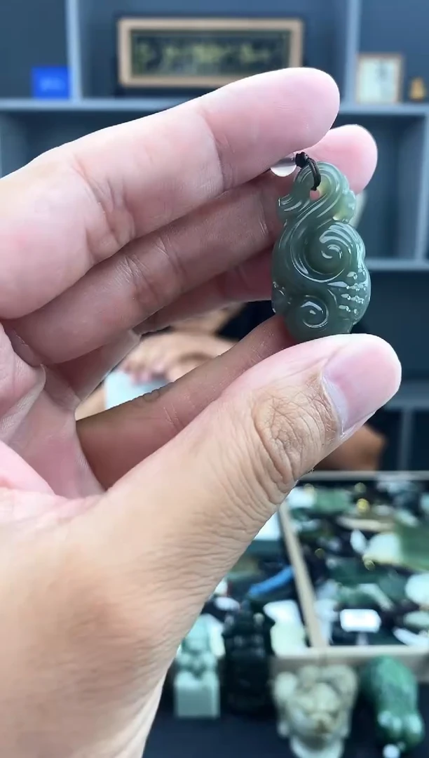 和田玉未镶嵌颈饰1