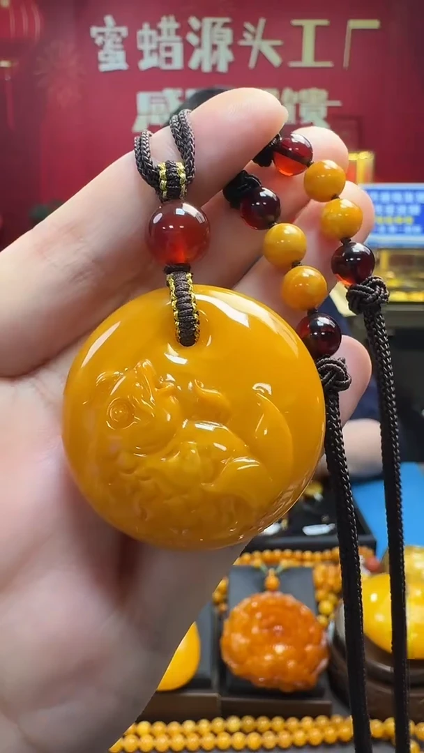 琥珀吊坠(赠链)未镶嵌蜜蜡雕刻件