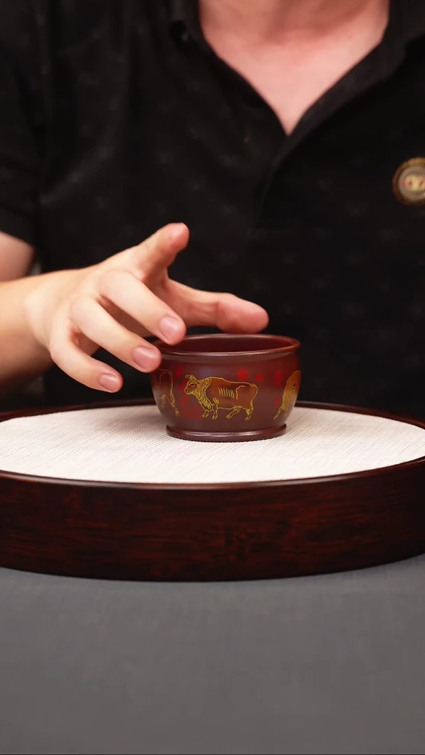 茶壶紫砂石红五牛