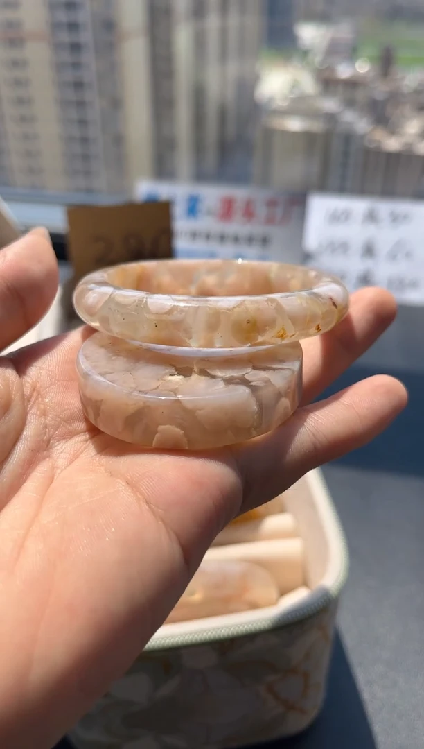 未镶嵌手镯石英质玉赠送镯心（54圈口）