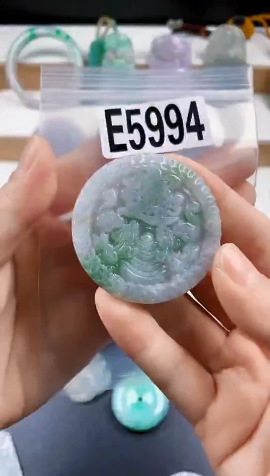 颈饰未镶嵌翡翠天然翡翠吊坠挂件