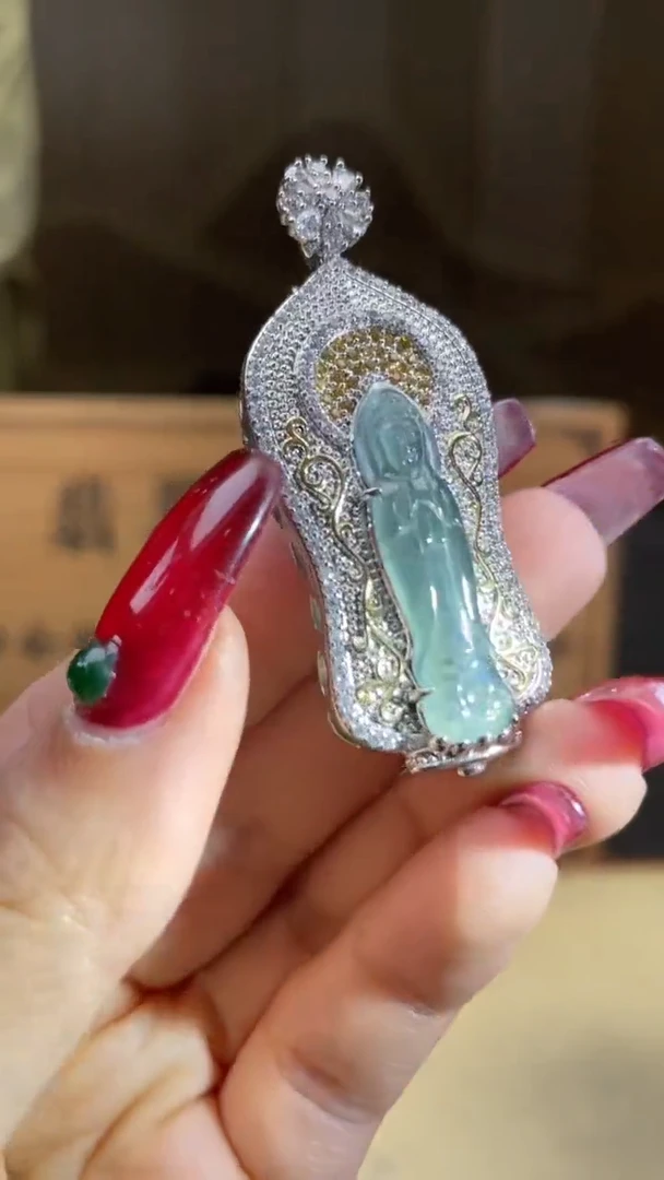 【闪购商品】翡翠颈饰未镶嵌      *A13 (只发一件)