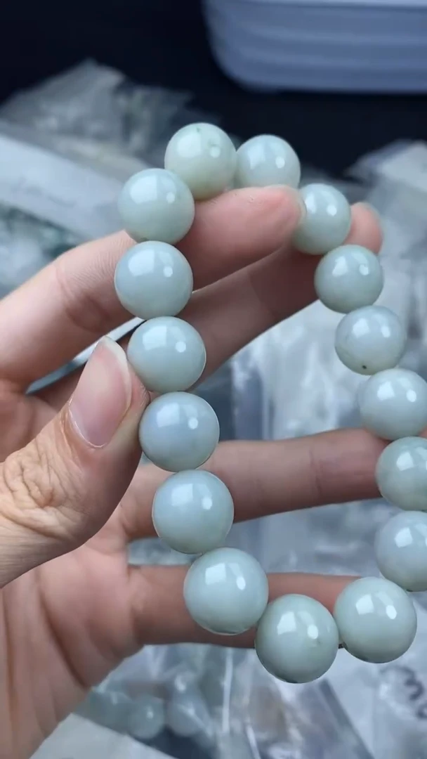 定制翡翠未镶嵌珠串