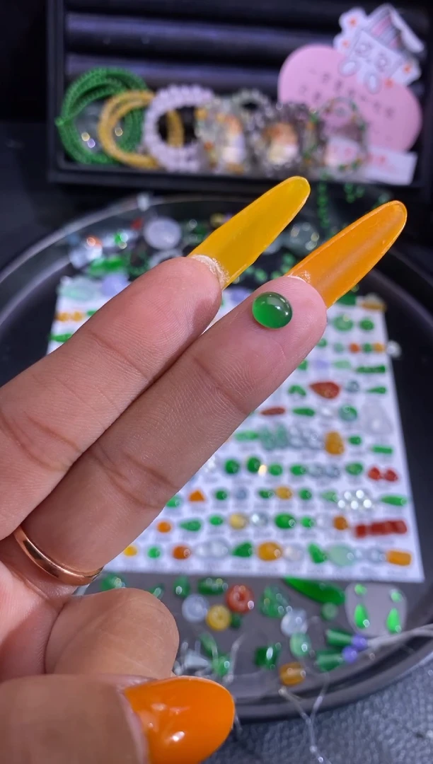 未镶嵌挂件翡翠蛋