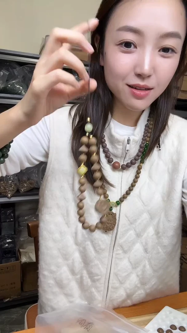 泥塑避疫锥形珠手持挂件