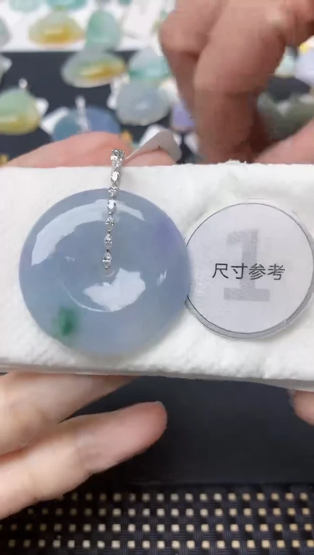 颈饰18K金镶嵌翡翠天然缅甸A货翡翠