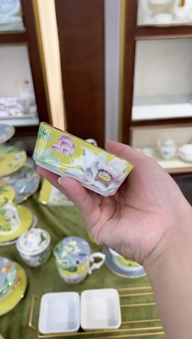 36%以上骨粉骨瓷方形蘸料碗