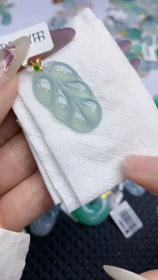 翡翠挂件18K金镶嵌   天然翡翠A货