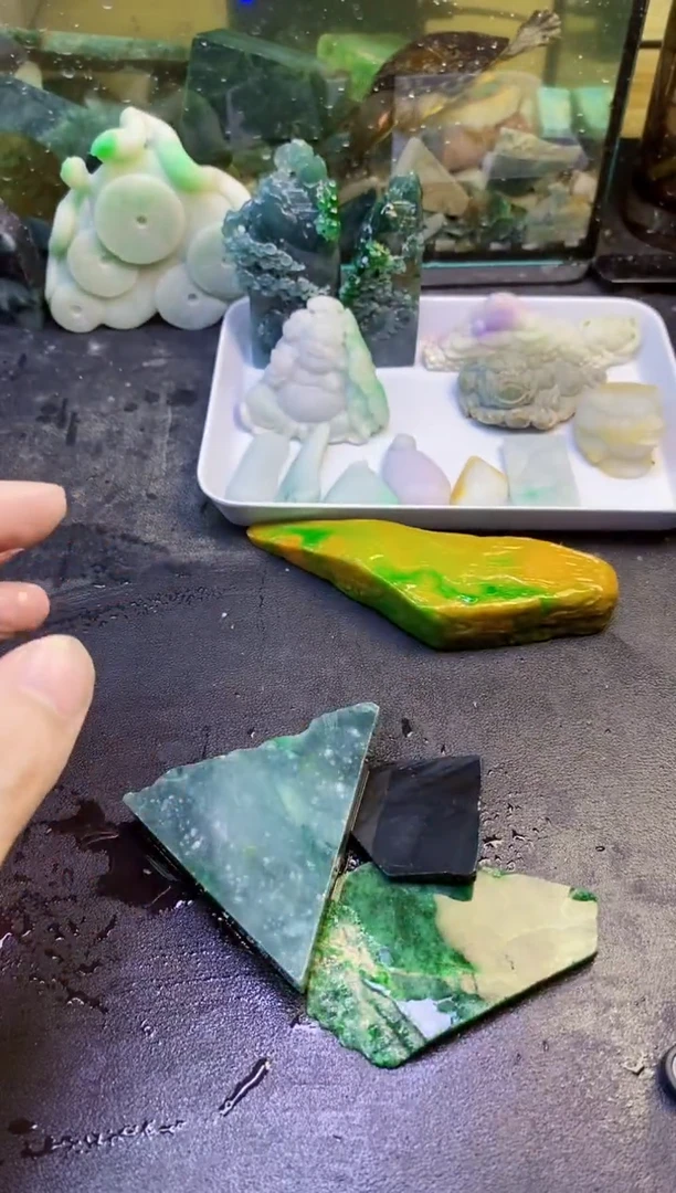 翡翠挂件未镶嵌三****梦天然翡翠018