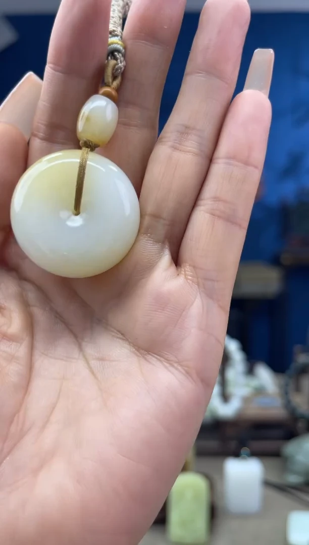 和田玉未镶嵌颈饰1