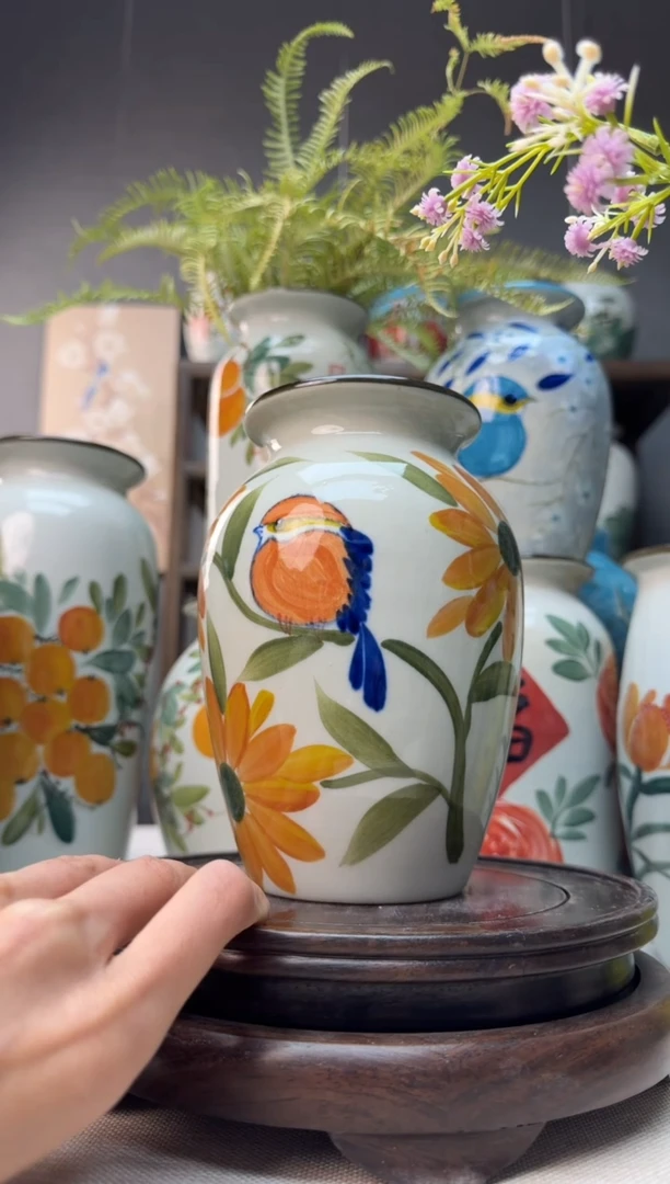 【闪购商品】瓶景德镇手绘陶瓷花瓶底部无孔高17口8左右