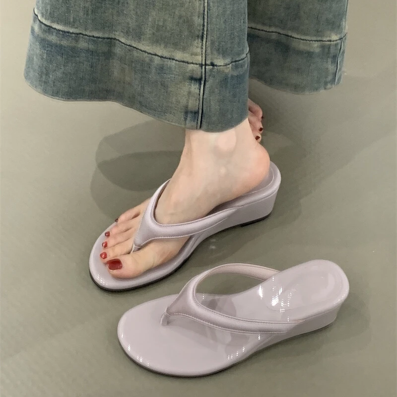 坡跟温柔晚风人字拖鞋夏季法式气质优雅紫色配裙子凉拖8123-58