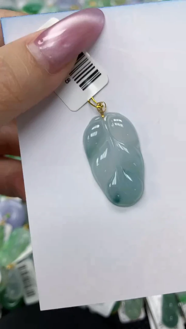 翡翠18K金镶嵌颈饰1111111111