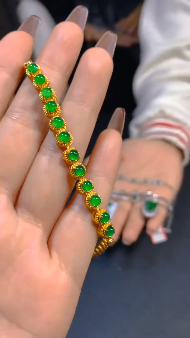 【闪购商品】翡翠手链未镶嵌0766630106多样性发一